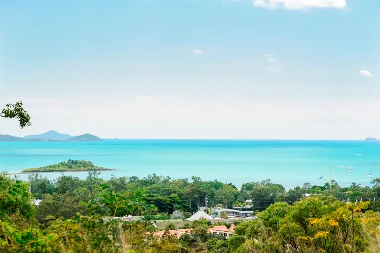 24/13 Border Drive, Cannonvale QLD 4802