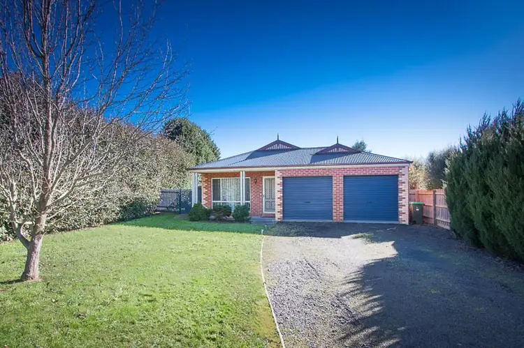 2 Banksia Court, Woodend VIC 3442