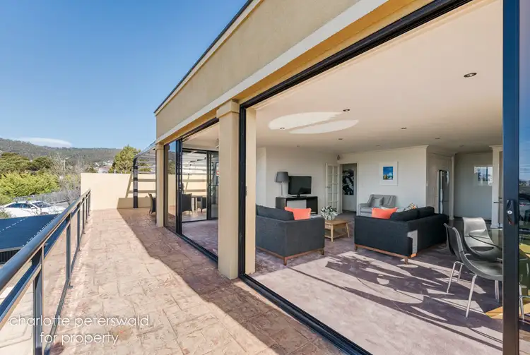 1a Russell Crescent, Sandy Bay TAS 7005