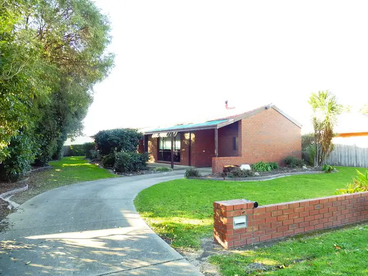 32 HOSIE STREET, Bairnsdale VIC 3875