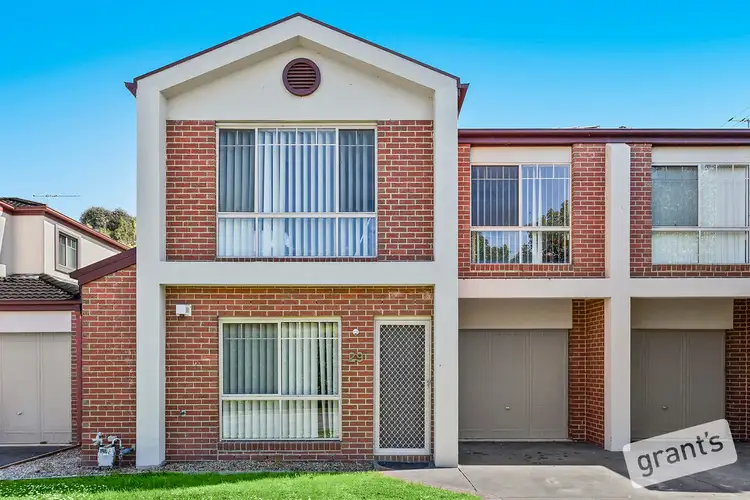 29/12 Grant Close, Berwick VIC 3806