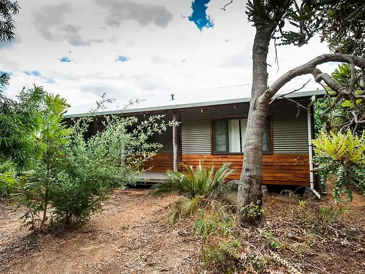 14 Begonia Court, Dwellingup WA 6213