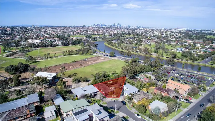 Main view of Homely house listing, 5 Aroona Court, Aberfeldie VIC 3040
