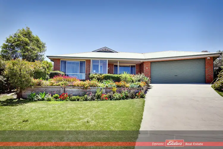 9 Clematis Court, Lakes Entrance VIC 3909