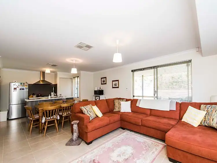34 Jewel Gardens, Hammond Park WA 6164