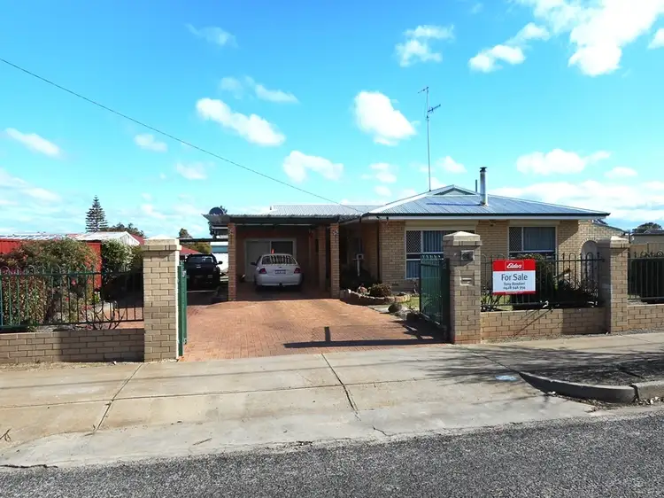 54 Adam Street, Katanning WA 6317