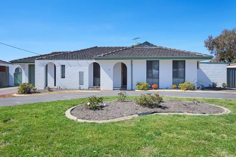 11 Cederdale Way, Safety Bay WA 6169