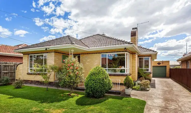 8 Corrigan Avenue, Brooklyn VIC 3012
