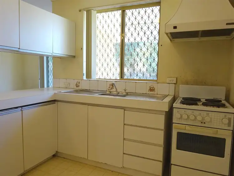 Fifth view of Homely house listing, 10 Eucumbene Gardens, South Lake WA 6164