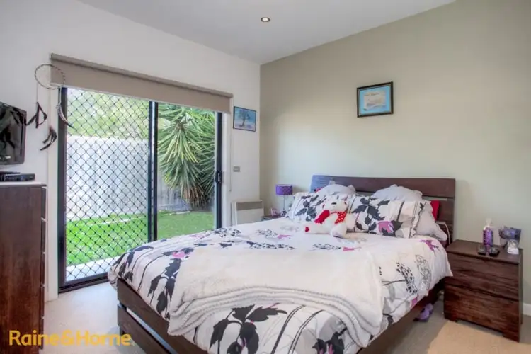 Sixth view of Homely house listing, 2/20 Turnberry Drive, Sunbury VIC 3429