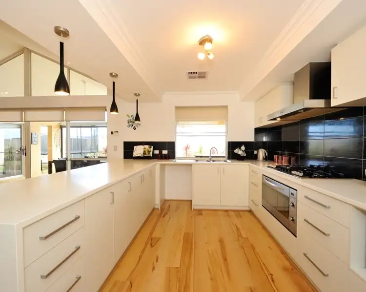 Fifth view of Homely house listing, 10 Camley Fairway, Baldivis WA 6171