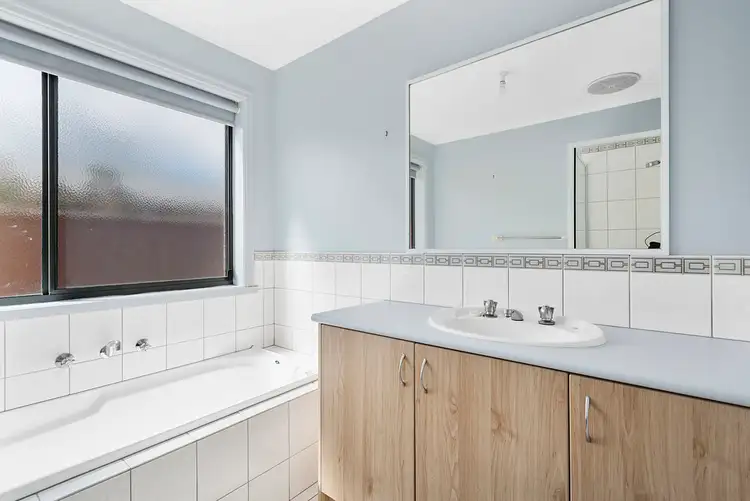 Sixth view of Homely house listing, 2 James Court, Kyneton VIC 3444