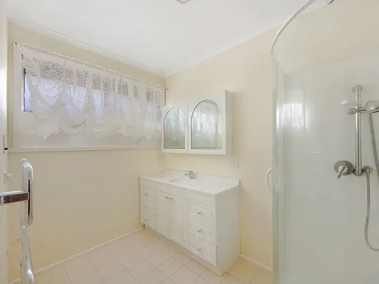 Fifth view of Homely house listing, 27 Larisa Road, St Albans VIC 3021