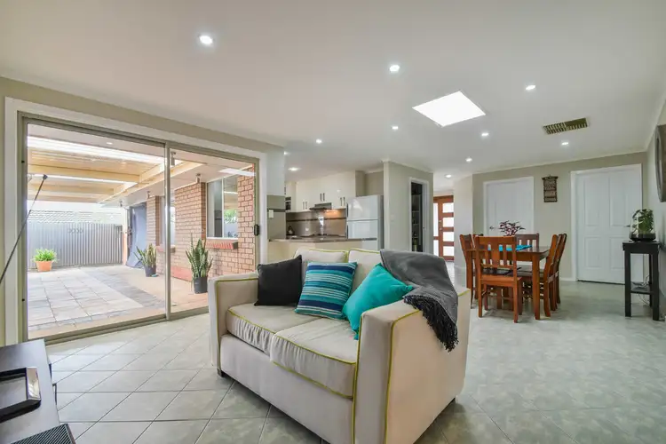 Sixth view of Homely house listing, 8 Heylen Court, Hackham SA 5163