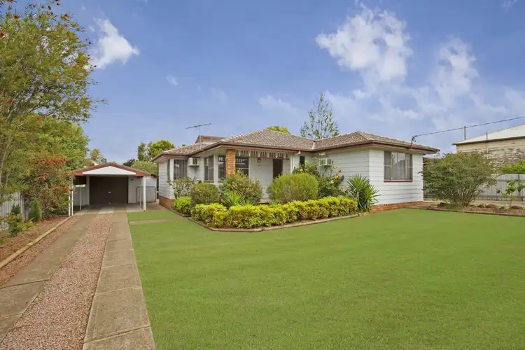 24 Eighth St, Weston NSW 2326