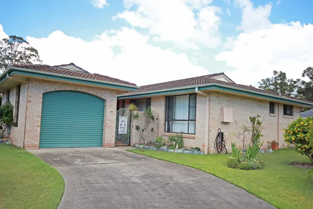 Main view of Homely villa listing, 1/35 Honeysuckle Avenue, Lakewood NSW 2443