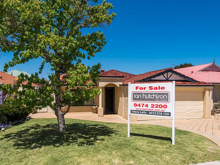 Second view of Homely house listing, 6 Max Forman Crt, Como WA 6152