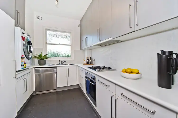 Third view of Homely apartment listing, 7/102 Curlewis Street, Bondi Beach NSW 2026