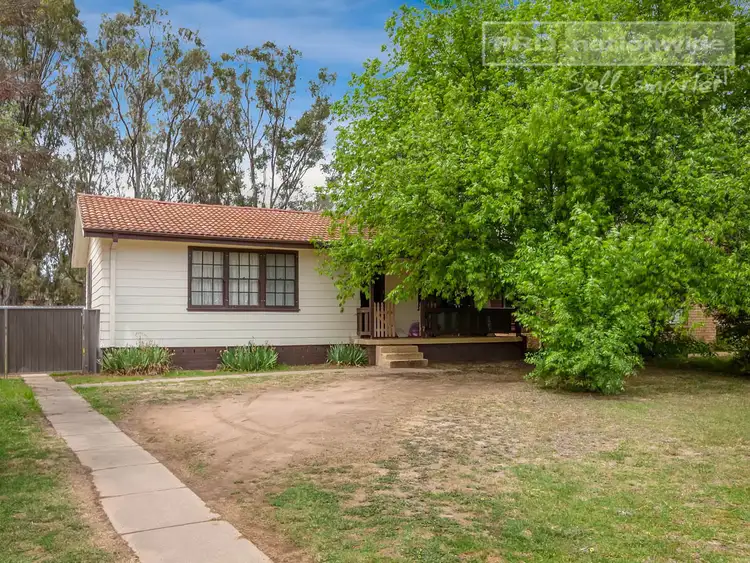 7 Warren Place, Mount Austin NSW 2650