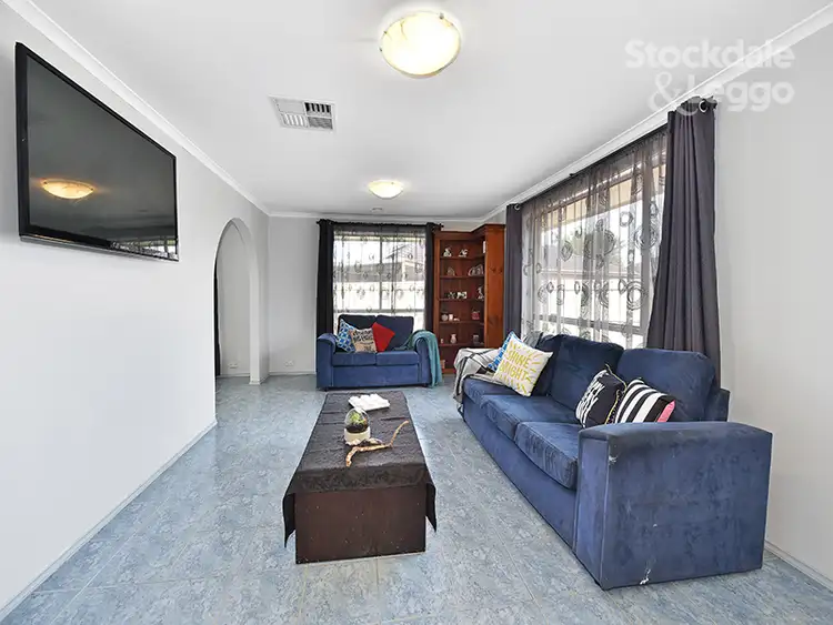 Seventh view of Homely house listing, 2 Gilbert Court, Lalor VIC 3075