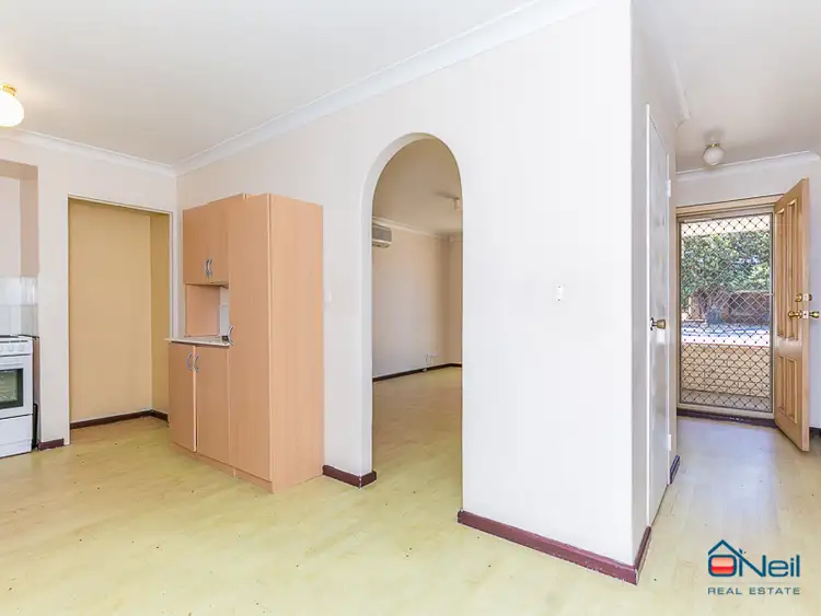 Sixth view of Homely house listing, 1 Ainsley Court, Camillo WA 6111