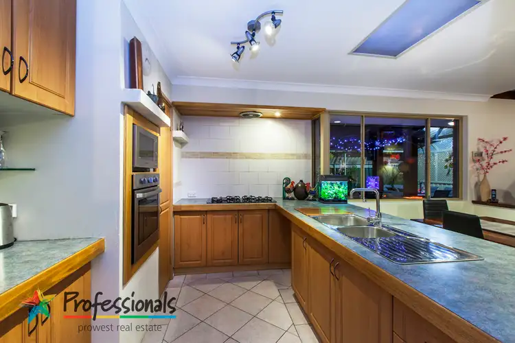 Sixth view of Homely house listing, 5 Elliott Place, Willetton WA 6155