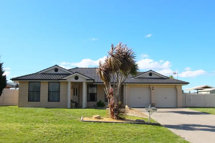 16 McCarthy Close, Eglinton NSW 2795