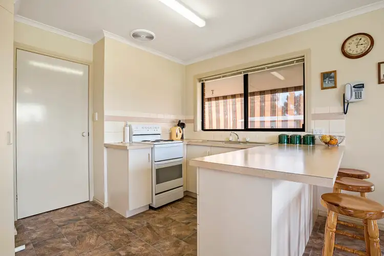 Fifth view of Homely house listing, 10 MacDonald Court, Kyneton VIC 3444