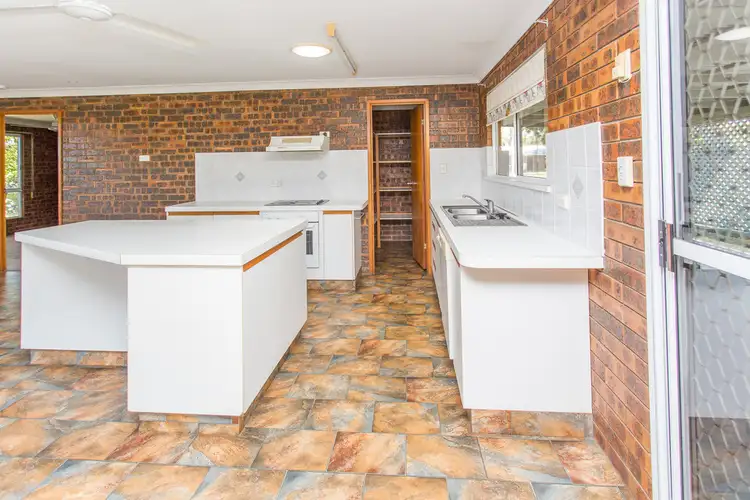 Seventh view of Homely house listing, 2 Tammy Court, Ooralea QLD 4740