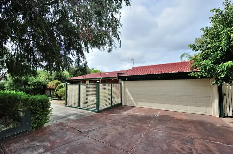 11 Kensington Court, Cooloongup WA 6168