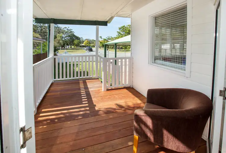 27a Roma st, Scarborough QLD 4020