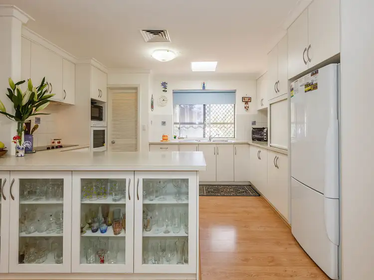 34 Curtis Street, Lesmurdie WA 6076
