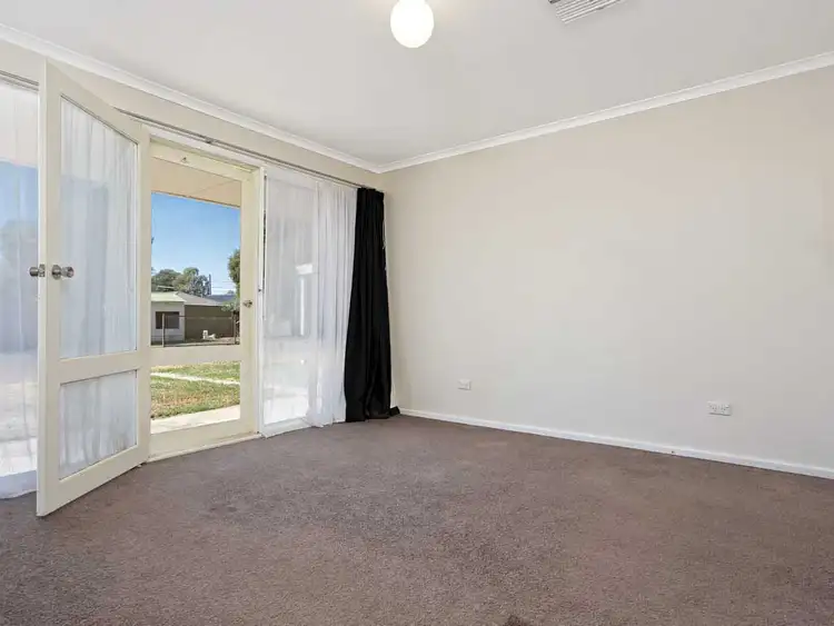 Fifth view of Homely house listing, 2 Oleander Crescent, Lake Albert NSW 2650