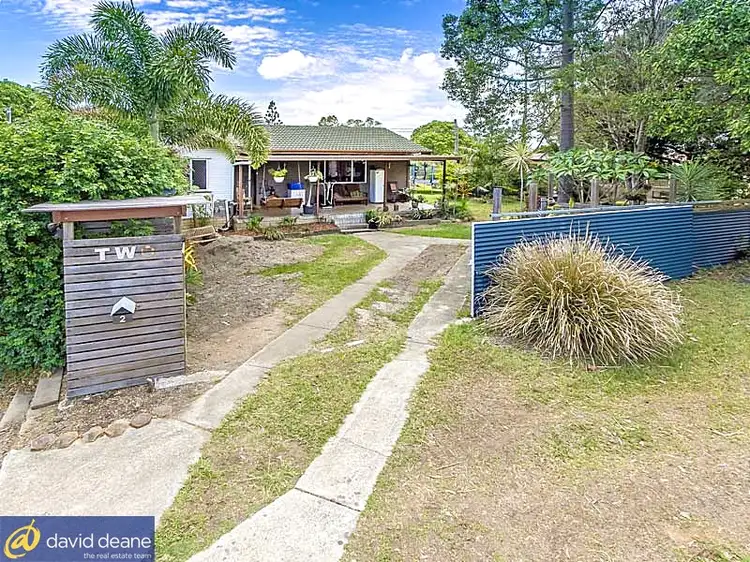 2 Woonara Dr, Petrie QLD 4502