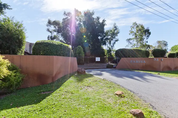 37/33 Farina Drive