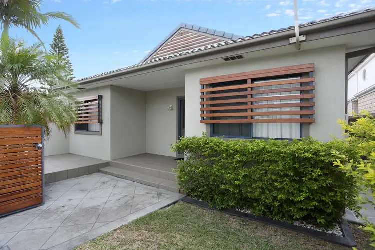 17 FRANCIS STREET, Mermaid Beach QLD 4218