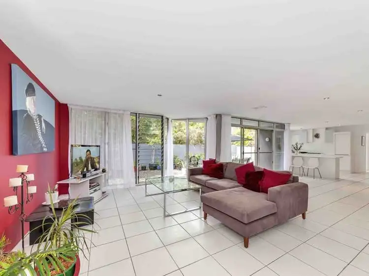 7 Rainbow Crescent, Sunrise Beach QLD 4567