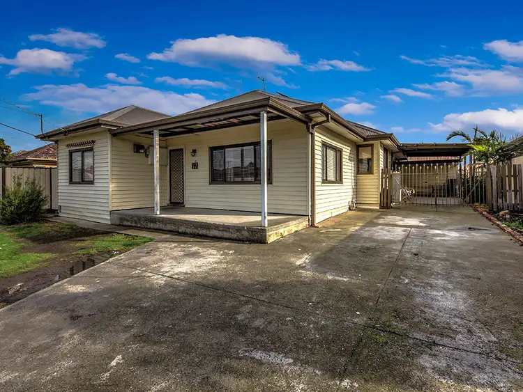 17 Leslie Street, St Albans VIC 3021