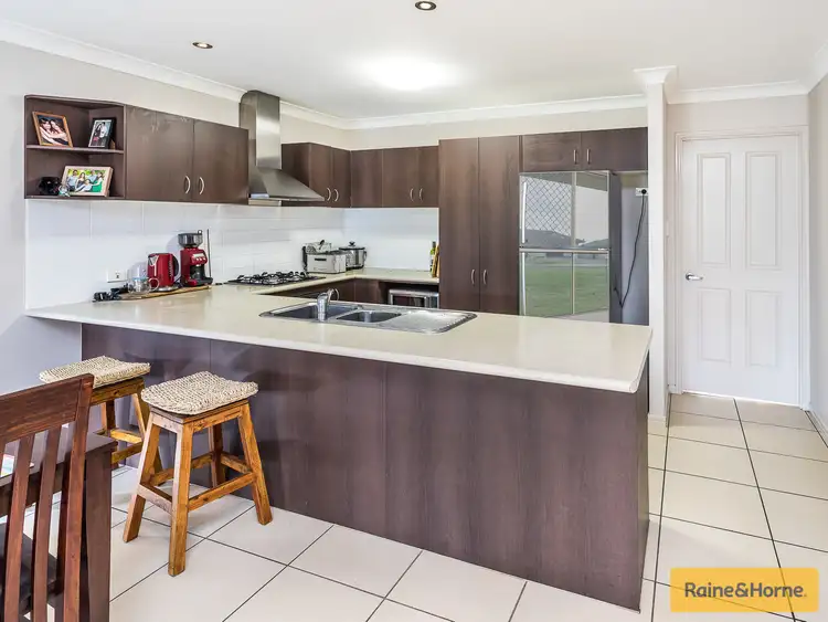Fifth view of Homely house listing, 2 Outlook Court, Kallangur QLD 4503