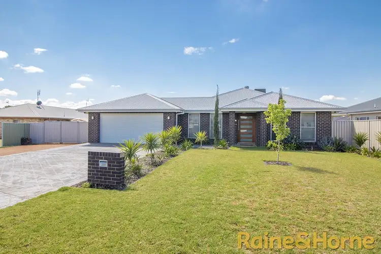 108 Garden Avenue, Narromine NSW 2821