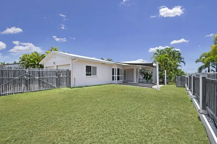 8 Bedrock Court, Mount Louisa QLD 4814