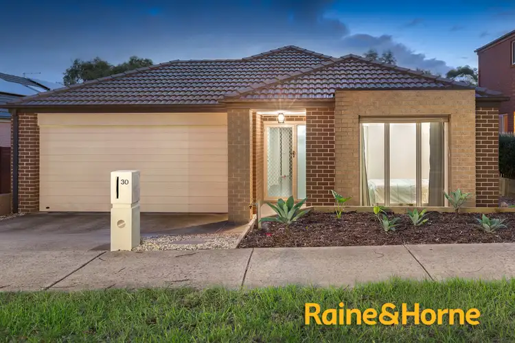 30 Yellowbox Cres, Lyndhurst VIC 3975