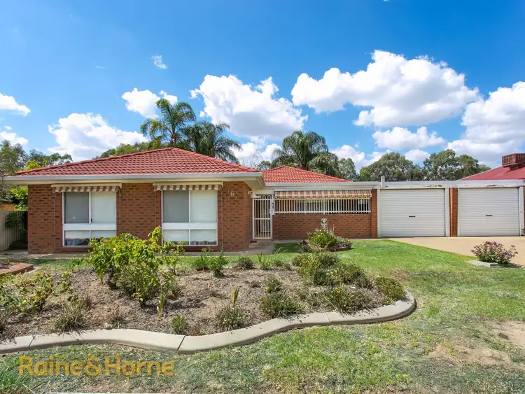 16 Karoom Drive, Glenfield Park NSW 2650