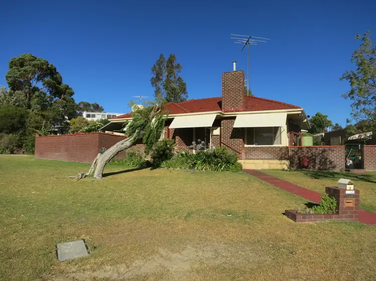 2 Dearle Street, Hamilton Hill WA 6163