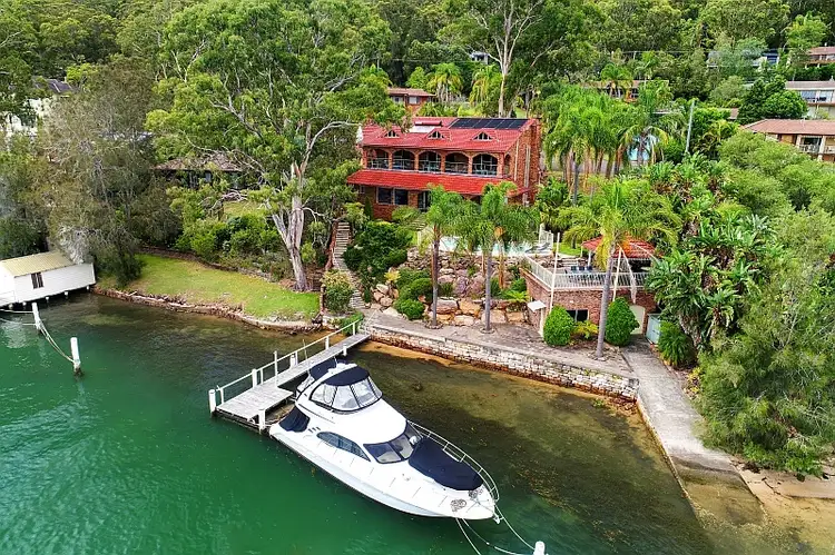 17 Tulani Ave, Daleys Point NSW 2257