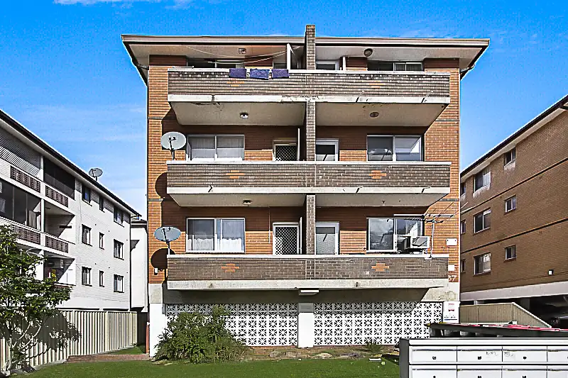 Main view of Homely unit listing, 10/37 Kenyon Street, Fairfield NSW 2165