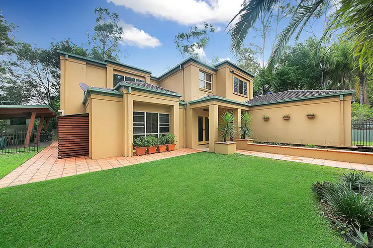 31 Ludlow St, Chapel Hill QLD 4069