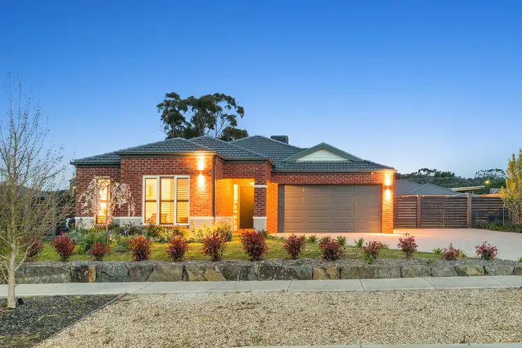 10 McKernan Place, Gisborne VIC 3437