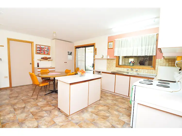 Sixth view of Homely house listing, 2 Sixteenth Street, Kingston Se SA 5275