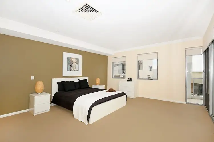 Fourth view of Homely unit listing, 18/1 Breakwater Parade, Mandurah WA 6210